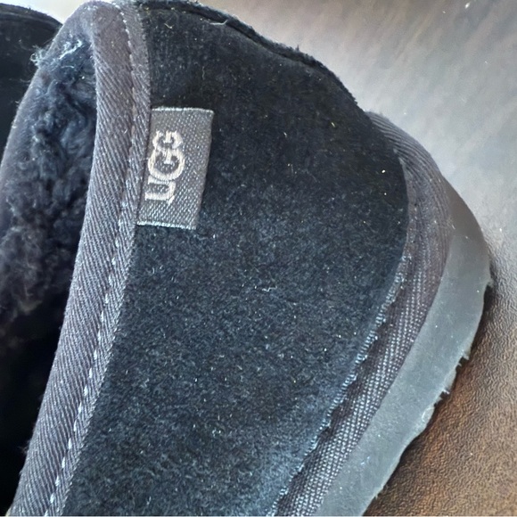 UGG Men's Black Suede Loafers/slippers size 12 NWOT - Picture 3 of 11